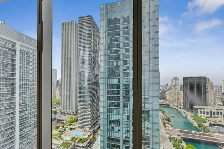 New York City Real Estate | View 363 E Wacker, 2802 | room 6 | View 7