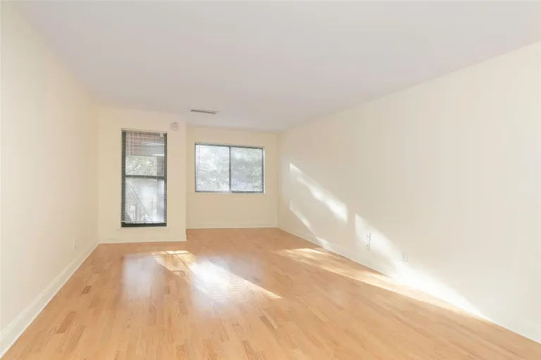 Westchester Real Estate | View 18 Bronxville Glen Drive #9 Bldg. 3 | room 14 | View 15
