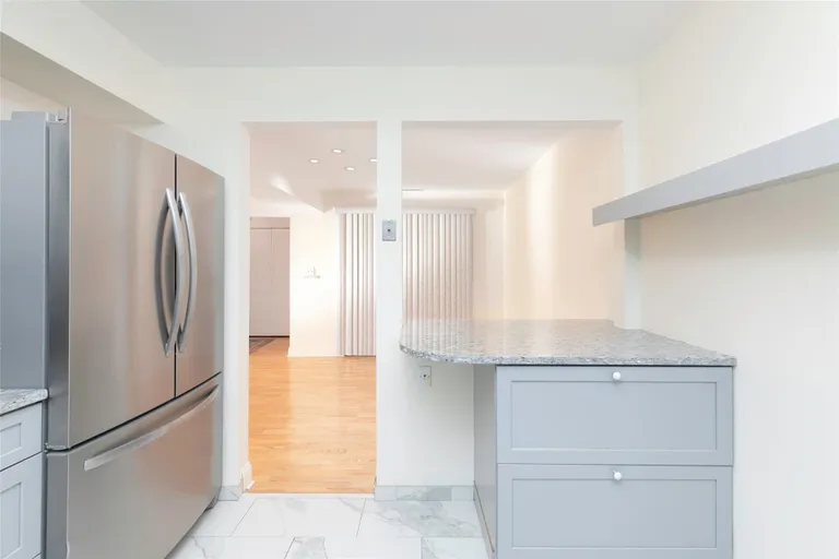 Westchester Real Estate | View 18 Bronxville Glen Drive #9 Bldg. 3 | room 5 | View 6