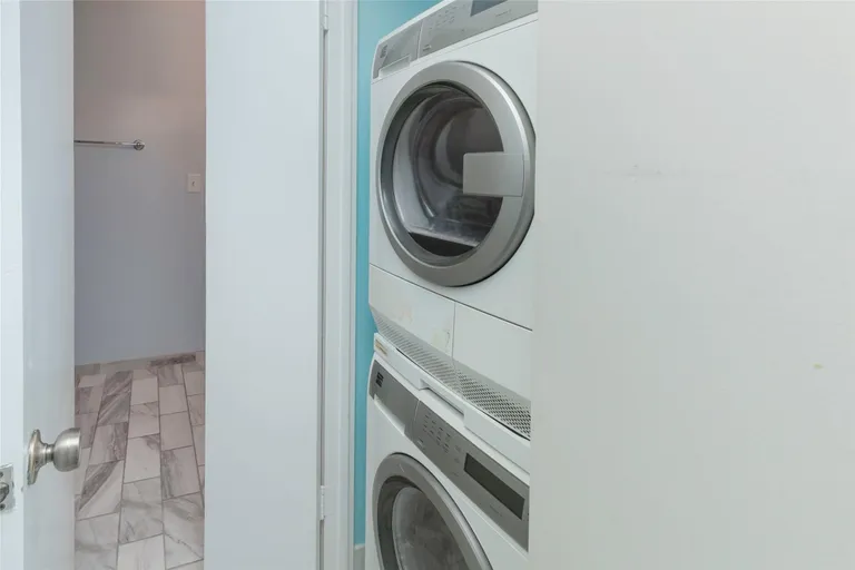 Westchester Real Estate | View 18 Bronxville Glen Drive #9 Bldg. 3 | room 10 | View 11