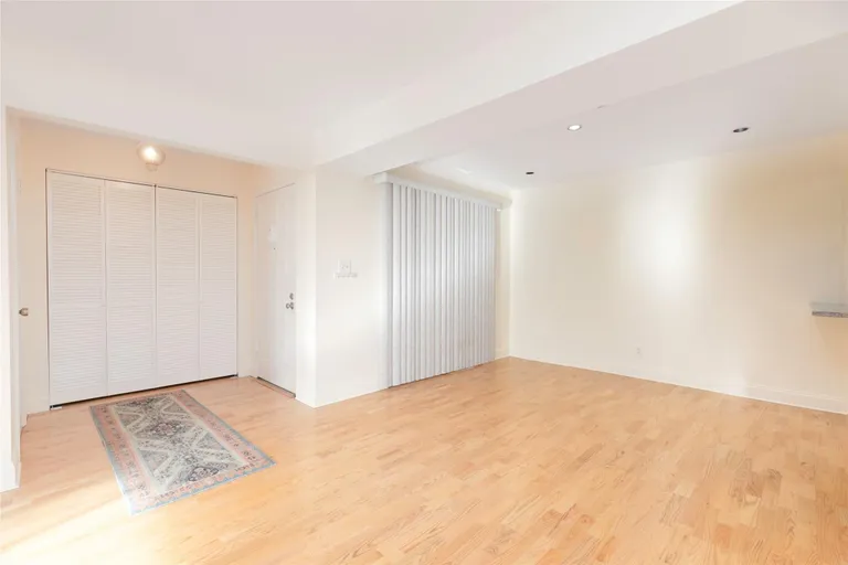 Westchester Real Estate | View 18 Bronxville Glen Drive #9 Bldg. 3 | room 20 | View 21