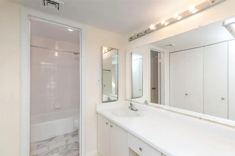 Westchester Real Estate | View 18 Bronxville Glen Drive #9 Bldg. 3 | room 15 | View 16