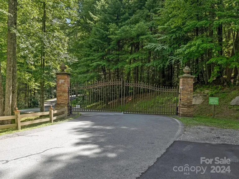 Charlotte Real Estate | View 380 Pine Ridge | room 47 | View 48