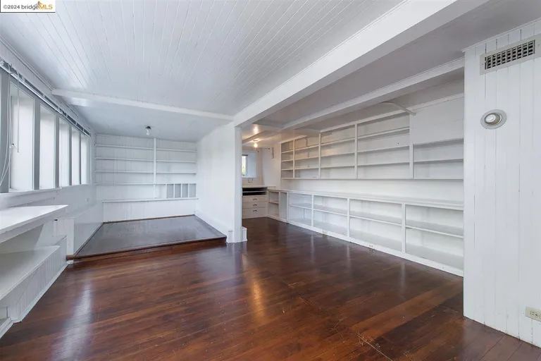 New York City Real Estate | View 2058 Oakland Ave | room 12 | View 13