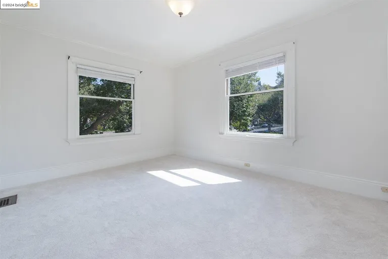 New York City Real Estate | View 2058 Oakland Ave | room 9 | View 10