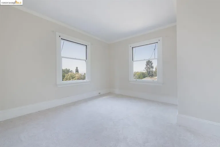 New York City Real Estate | View 2058 Oakland Ave | room 11 | View 12