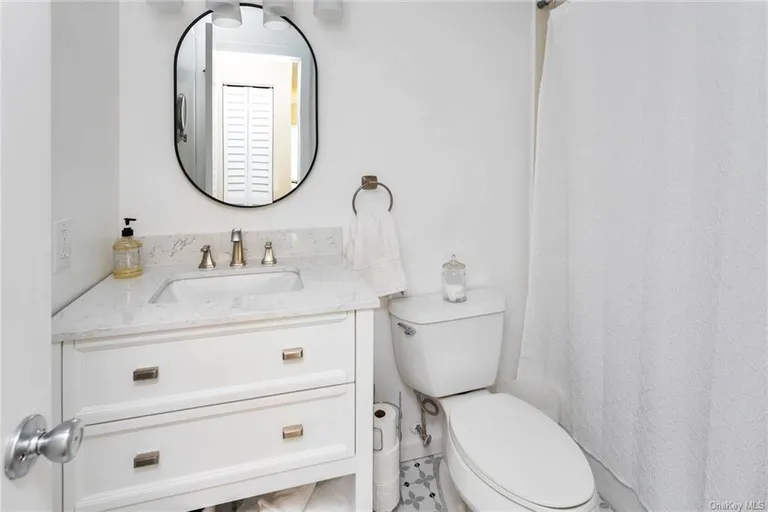 New York City Real Estate | View 21 Kenneth Stuart Unit# B | room 16 | View 17