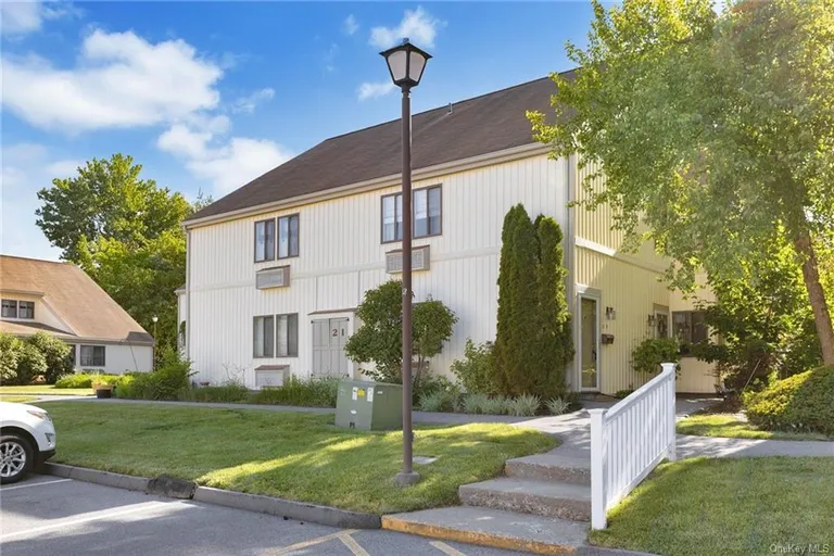 New York City Real Estate | View 21 Kenneth Stuart Unit# B | room 1 | View 2