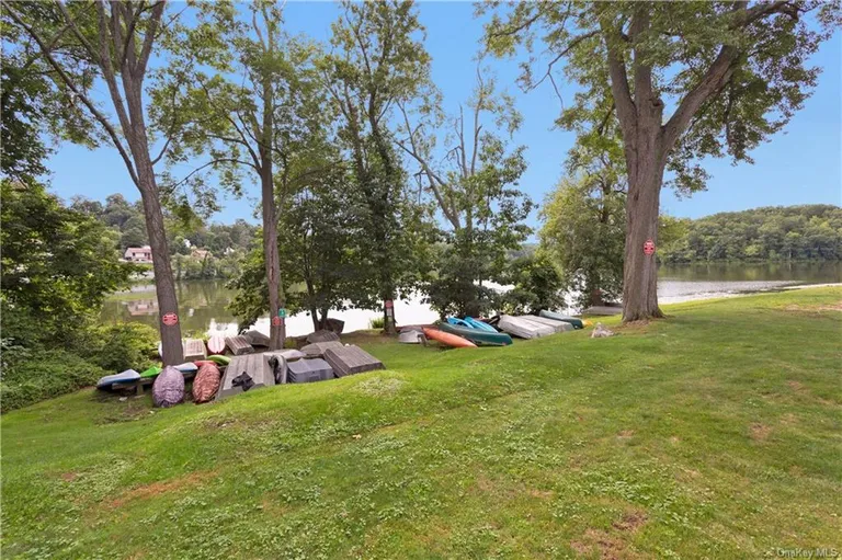 New York City Real Estate | View 21 Kenneth Stuart Unit# B | room 22 | View 23