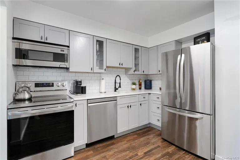 New York City Real Estate | View 21 Kenneth Stuart Unit# B | room 10 | View 11