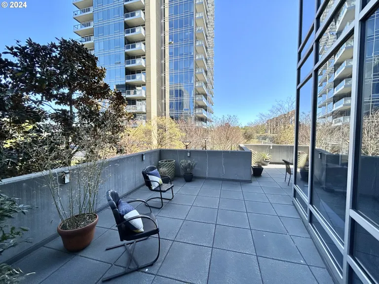 New York City Real Estate | View 3570 S River Pkwy #203 | room 24 | View 25