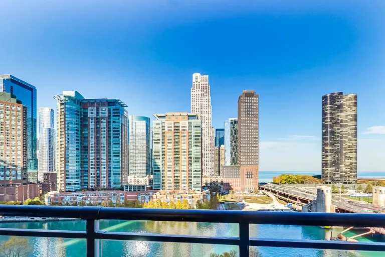 New York City Real Estate | View 450 E Waterside, 701 | room 24 | View 25