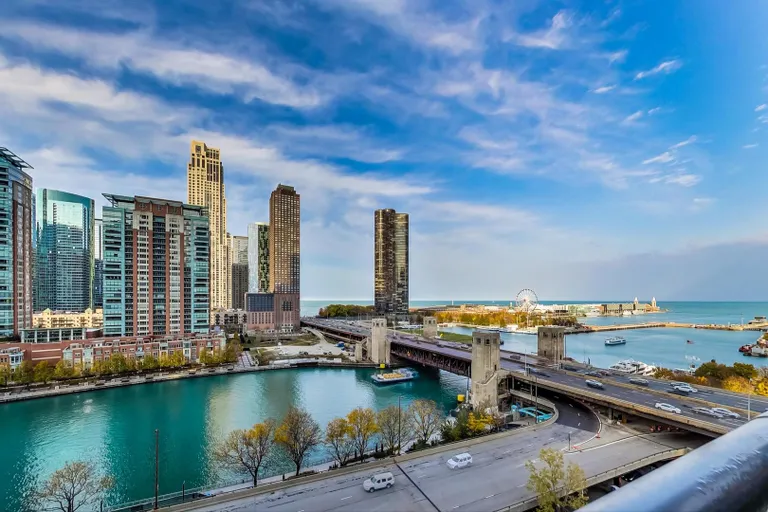 New York City Real Estate | View 450 E Waterside, 701 | room 3 | View 4