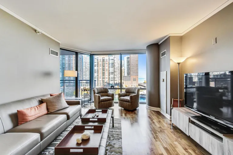 New York City Real Estate | View 450 E Waterside, 701 | room 1 | View 2