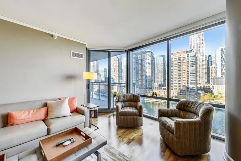New York City Real Estate | View 450 E Waterside, 701 | room 2 | View 3