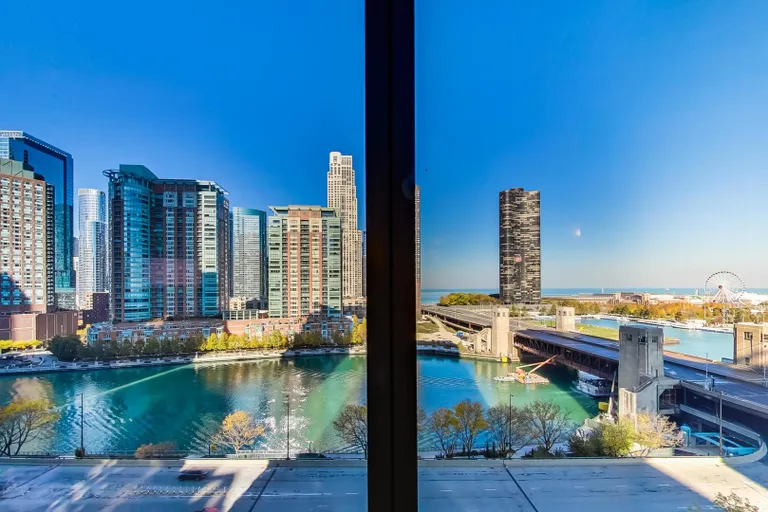 New York City Real Estate | View 450 E Waterside, 701 | room 10 | View 11