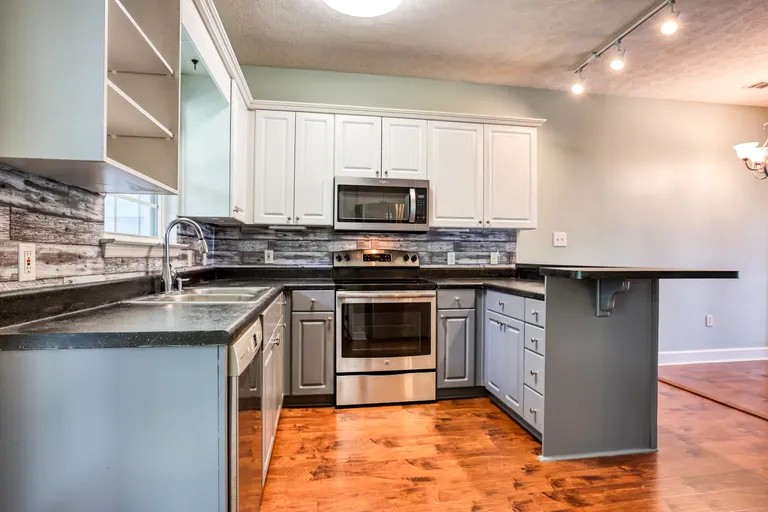 Savannah Real Estate | View 105 Station Trail | room 17 | View 18