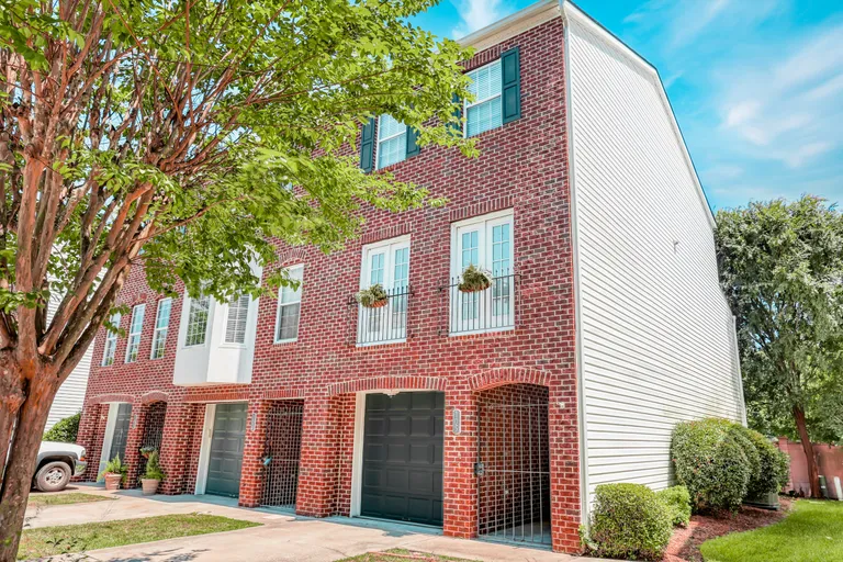 Savannah Real Estate | View 105 Station Trail | 3 Beds, 2 Baths | View 1