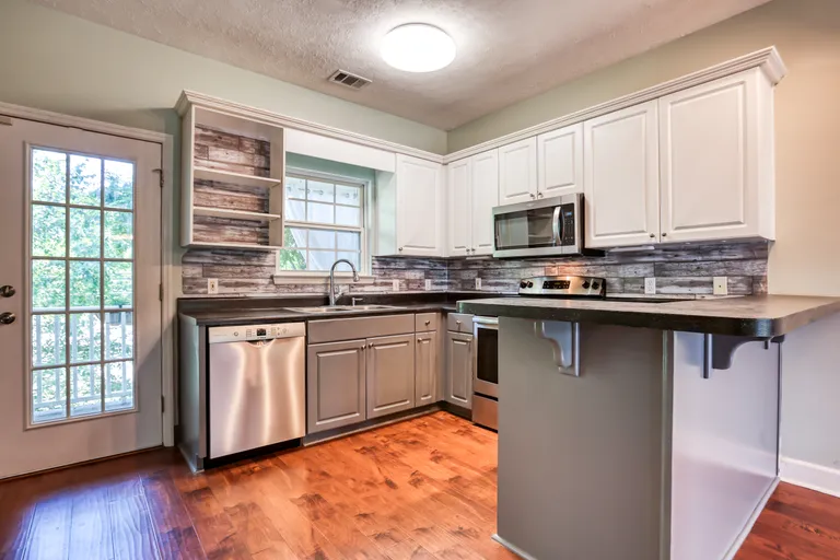 Savannah Real Estate | View 105 Station Trail | room 16 | View 17