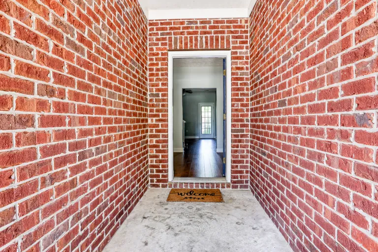 Savannah Real Estate | View 105 Station Trail | room 2 | View 3