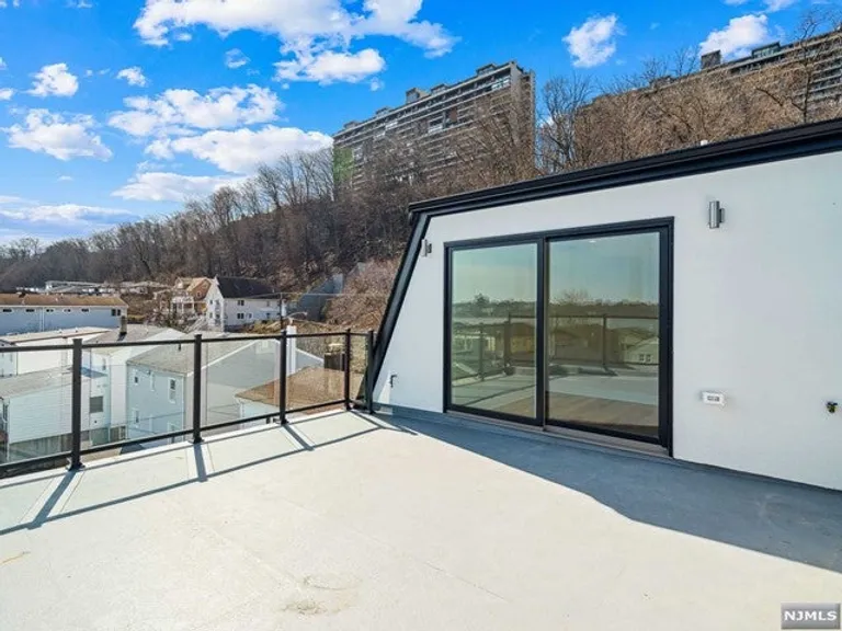 New York City Real Estate | View 689 Undercliff Avenue #B | room 75 | View 76
