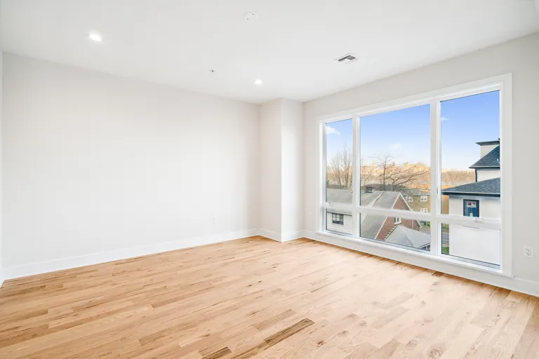 New York City Real Estate | View 689 Undercliff Avenue #B | room 22 | View 23