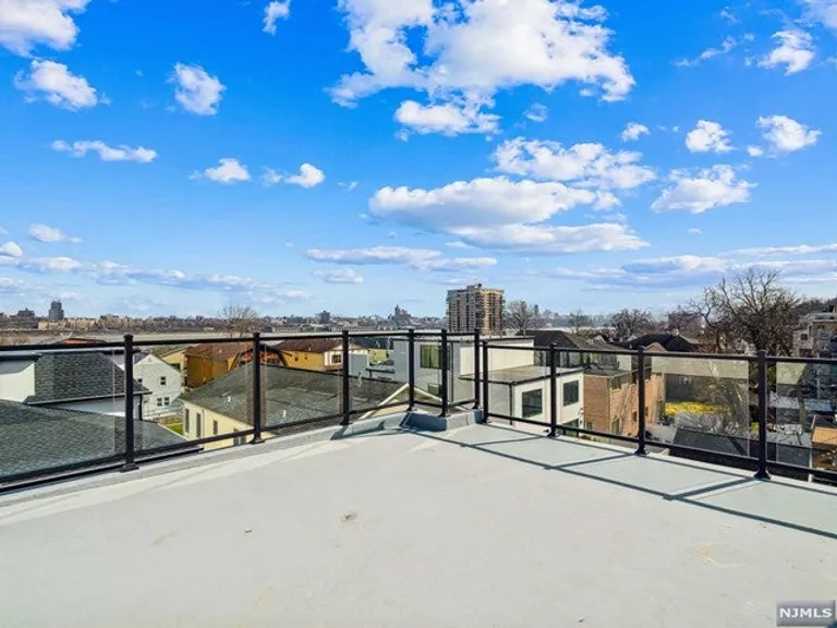 New York City Real Estate | View 689 Undercliff Avenue #B | room 77 | View 78