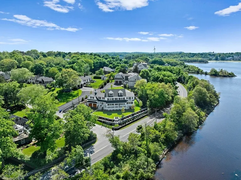 Boston, MA Real Estate | View 4 Windy Hill Rd | room 22 | View 23