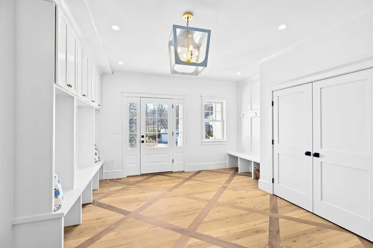 Boston, MA Real Estate | View 4 Windy Hill Rd | room 8 | View 9