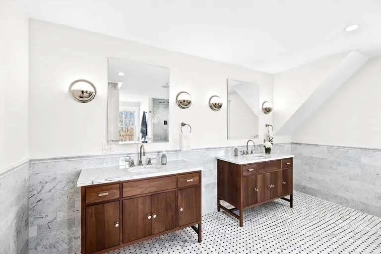 Boston, MA Real Estate | View 4 Windy Hill Rd | room 12 | View 13