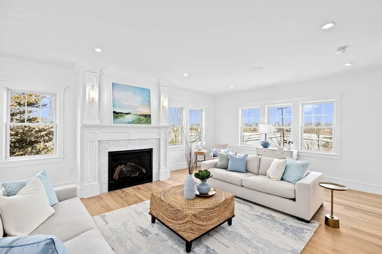Boston, MA Real Estate | View 4 Windy Hill Rd | room 1 | View 2