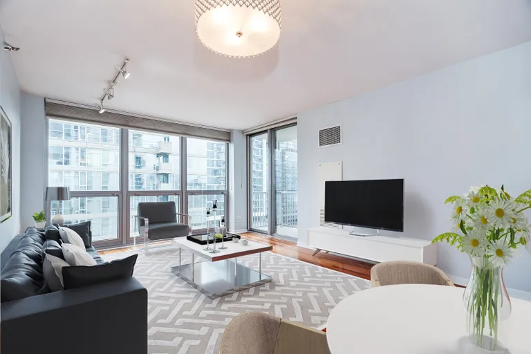 New York City Real Estate | View 200 W Grand, 1102 | room 1 | View 2