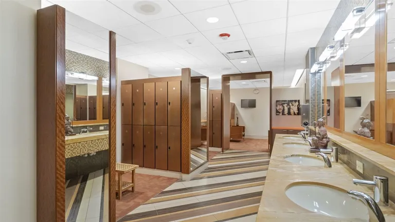 Chicago Real Estate | View 400 E Randolph, 2028 | room 16 | View 17