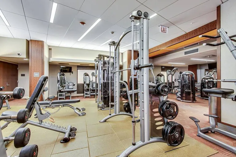 Chicago Real Estate | View 400 E Randolph, 2028 | room 18 | View 19