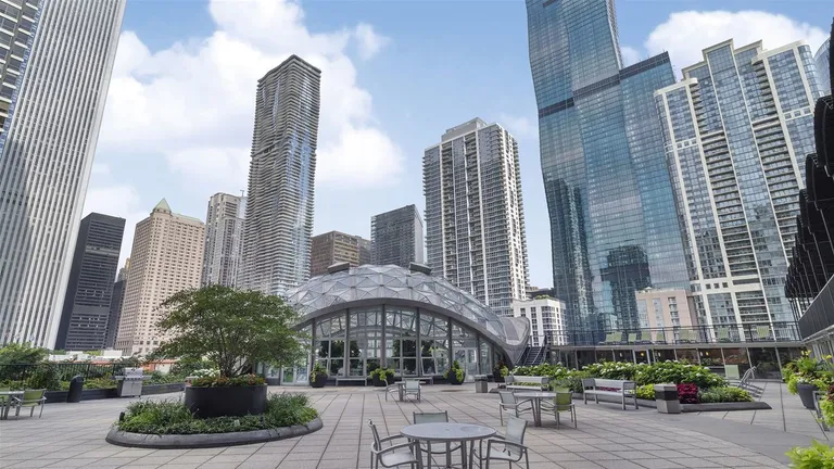 Chicago Real Estate | View 400 E Randolph, 2028 | room 15 | View 16