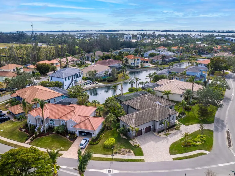 Sarasota/St. Petersburg Real Estate | View 12334 Baypointe Terrace | room 39 | View 40