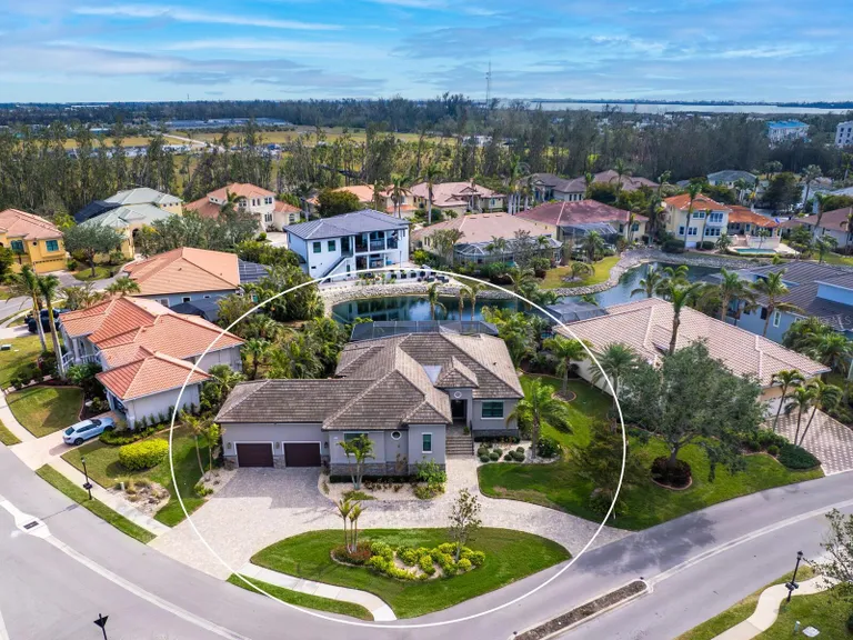 Sarasota/St. Petersburg Real Estate | View 12334 Baypointe Terrace | room 1 | View 2