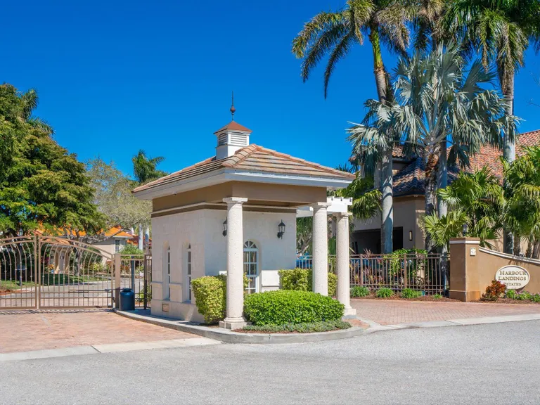 Sarasota/St. Petersburg Real Estate | View 12334 Baypointe Terrace | room 41 | View 42