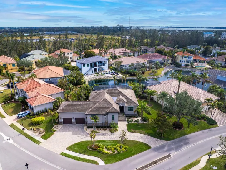 Sarasota/St. Petersburg Real Estate | View 12334 Baypointe Terrace | room 40 | View 41