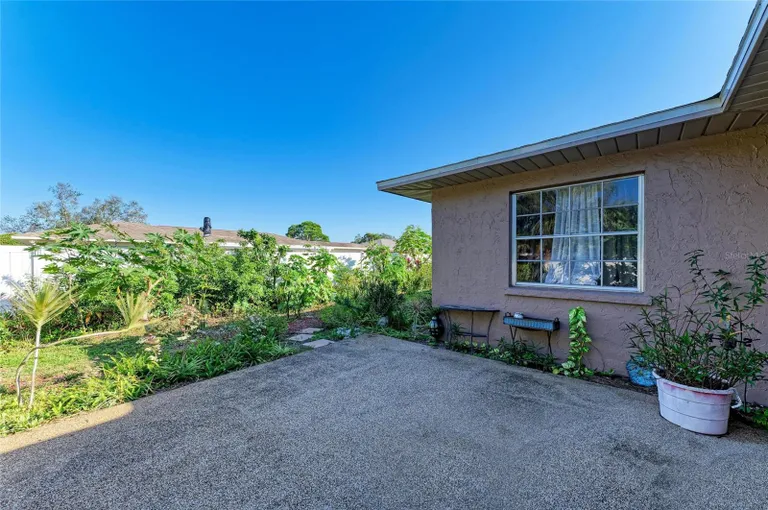 Sarasota/St. Petersburg Real Estate | View 2211 42nd Street W | room 38 | View 39