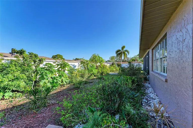 Sarasota/St. Petersburg Real Estate | View 2211 42nd Street W | room 39 | View 40