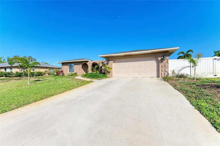 Sarasota/St. Petersburg Real Estate | View 2211 42nd Street W | room 1 | View 2