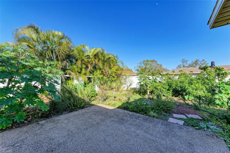 Sarasota/St. Petersburg Real Estate | View 2211 42nd Street W | room 40 | View 41