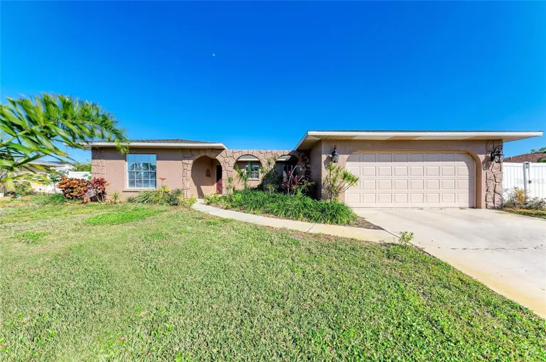 Sarasota/St. Petersburg Real Estate | View 2211 42nd Street W | room 2 | View 3