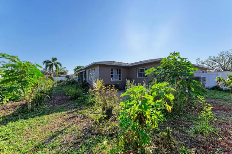 Sarasota/St. Petersburg Real Estate | View 2211 42nd Street W | room 37 | View 38