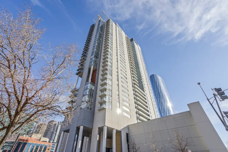 Chicago Real Estate | View 737 W Washington, 1602 | 1 Bed, 1 Bath | View 1
