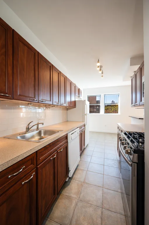 New York City Real Estate | View 333 Fairmount Ave Unit# 5E | room 3 | View 4