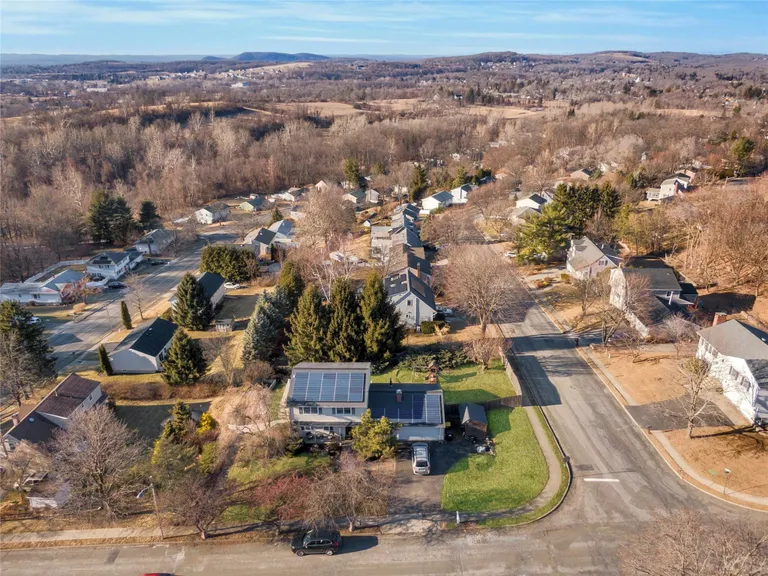 Rockland/Orange/NJ Real Estate | View 12 Country Lane | room 5 | View 6