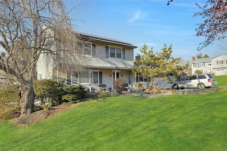 Rockland/Orange/NJ Real Estate | View 12 Country Lane | room 3 | View 4