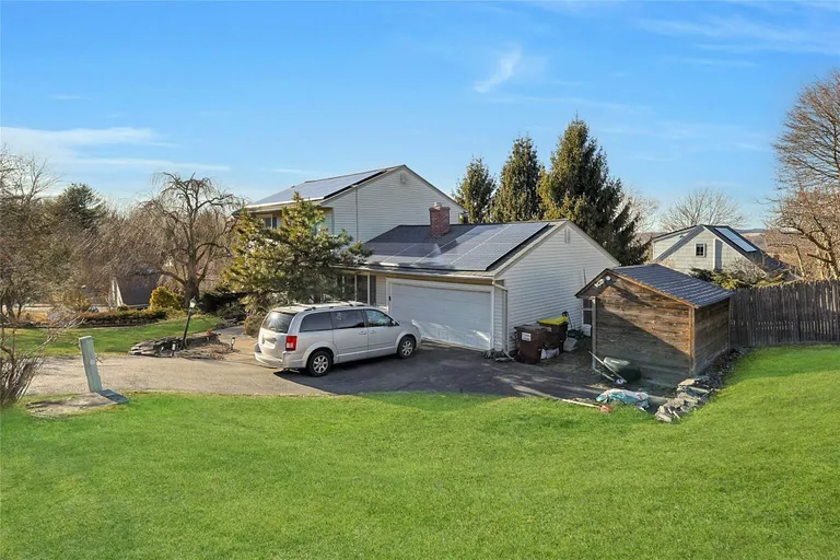 Rockland/Orange/NJ Real Estate | View 12 Country Lane | room 41 | View 42